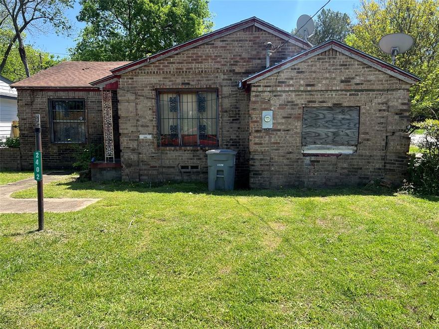 Investor Special! This 3-bedroom, 2-bath home spans 1,956 sq ft and sits in a rapidly developing area of Dallas. Vacant for several years, the property shows significant wear and tear due to age and deterioration, making it a true full rehab opportunity for the right buyer.

Whether you’re a seasoned investor or looking for your next renovation project, this property offers solid potential for those ready to bring it back to life. It runs along the train line for convenient public transportation and sits just minutes from major highways and downtown Dallas—a valuable location with great accessibility.

The home’s layout and footprint provide a strong foundation for reimagining the space. It will require a complete renovation, but with the right vision and effort, this could become a standout property in the area.

??? Property is being sold as-is, with no repairs or warranties.
?? Now is the time to explore what this location and project can become.