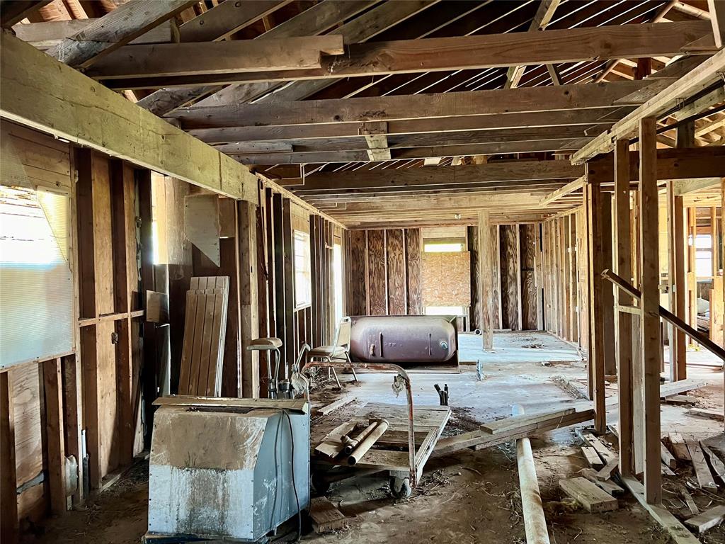 M ANTHONY - Residential