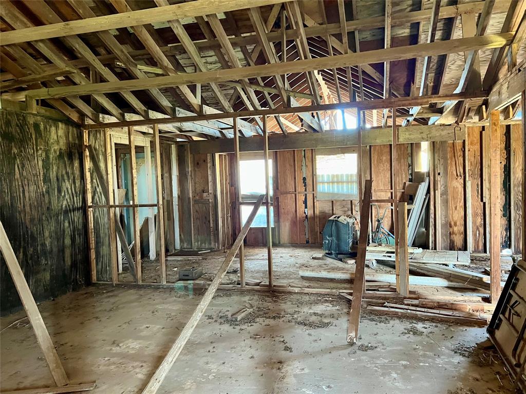 M ANTHONY - Residential