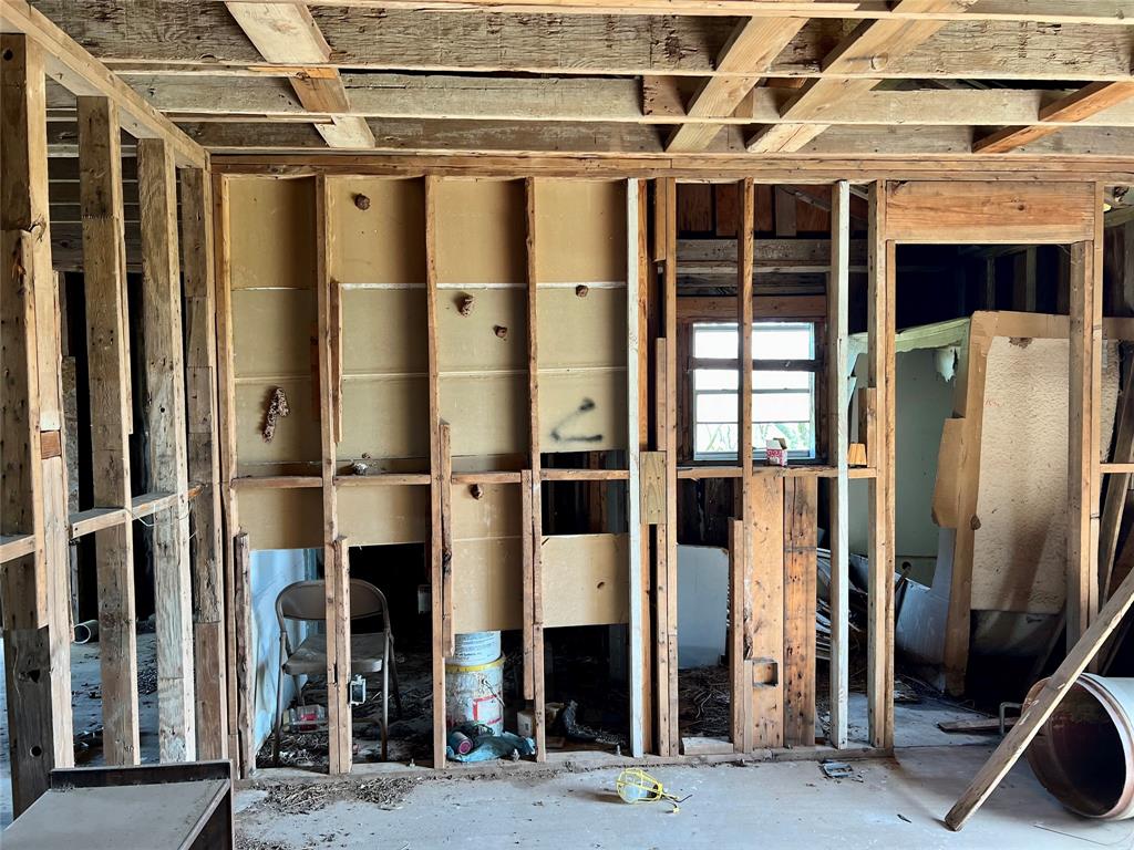 M ANTHONY - Residential