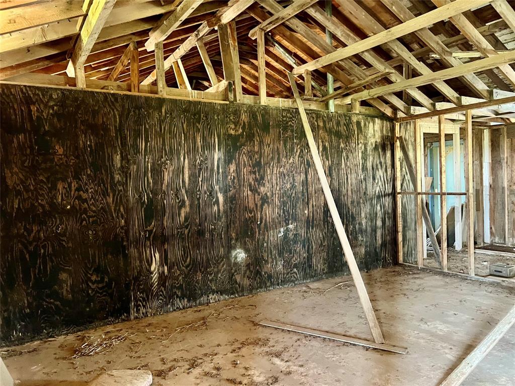 M ANTHONY - Residential