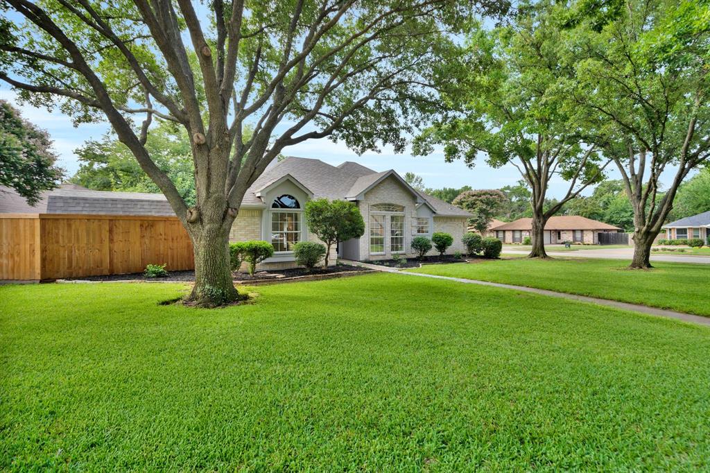 2233 Woodview Drive