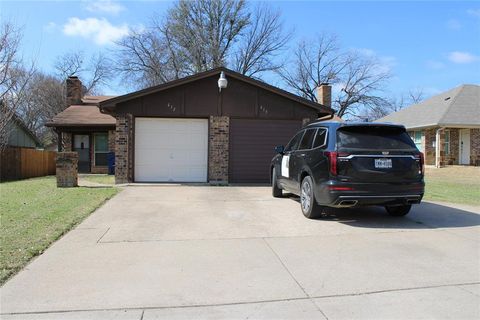 615 Renfro Street Burleson TX 76028