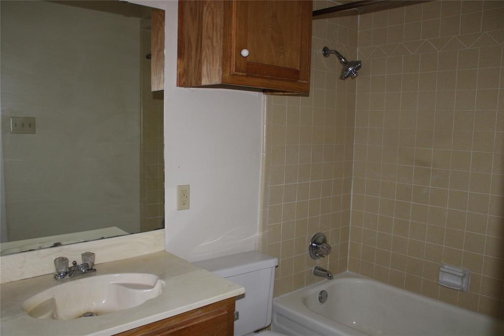 Crestmoor Park North - Residential Income