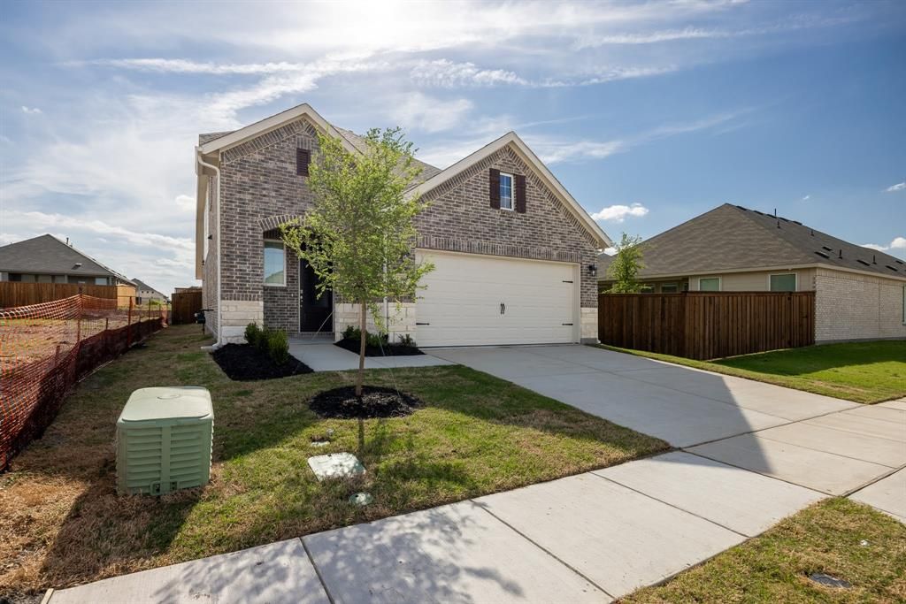 Photo of 1408 Grove Pond Road, Forney, TX 75126 (MLS # 21226874)