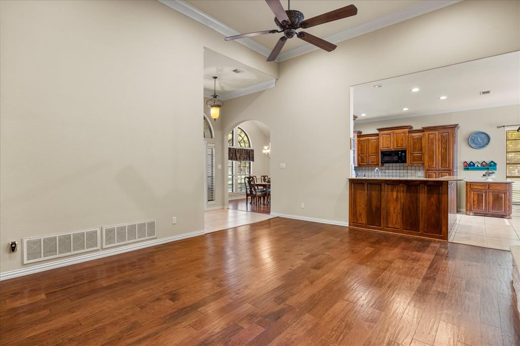 6705 Forest Oaks Court