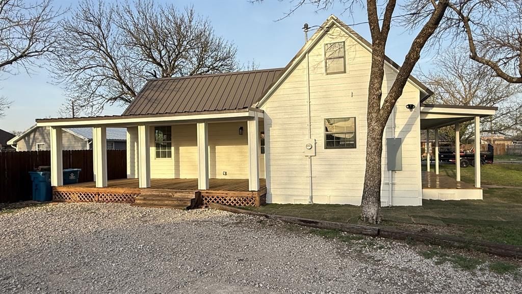 Photo of 250 Cosey Street, Palmer, TX 75152 (MLS # 21212517)