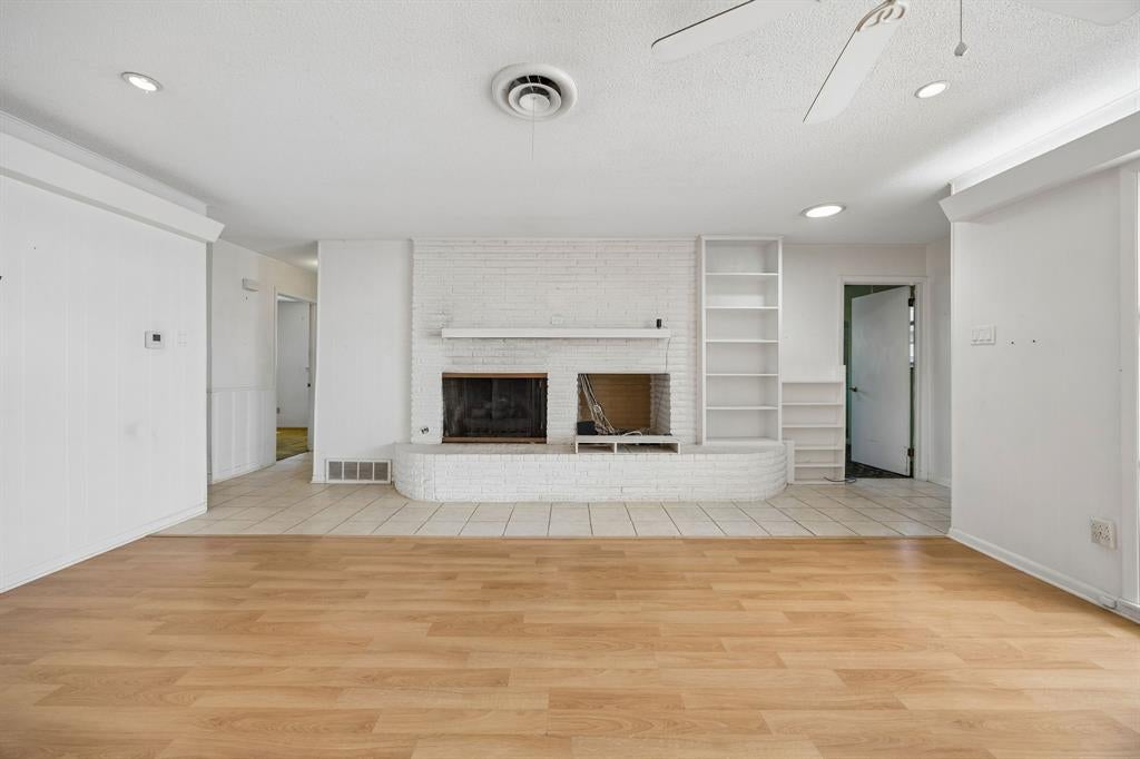 7154 Yolanda Drive - Photo 4
