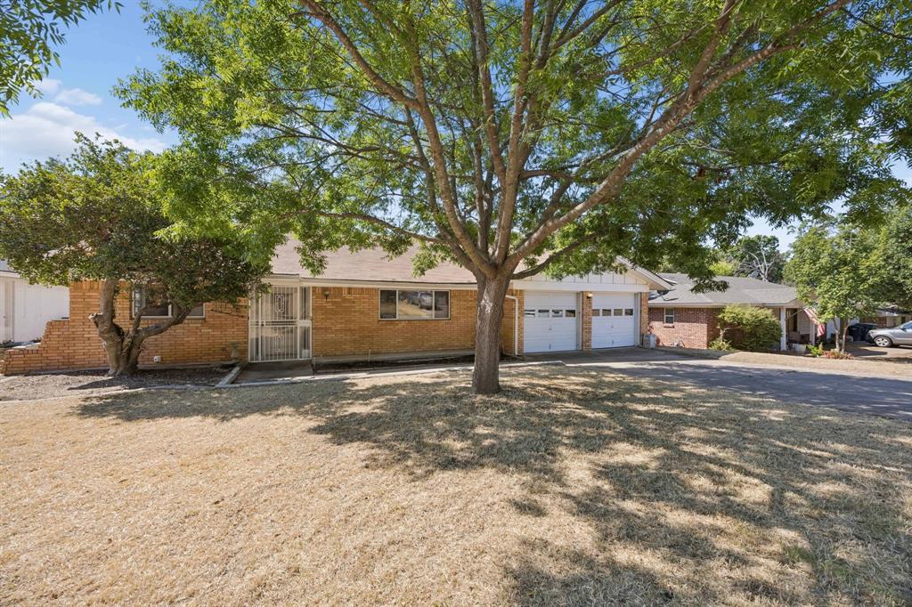 7154 Yolanda Drive - Photo 2