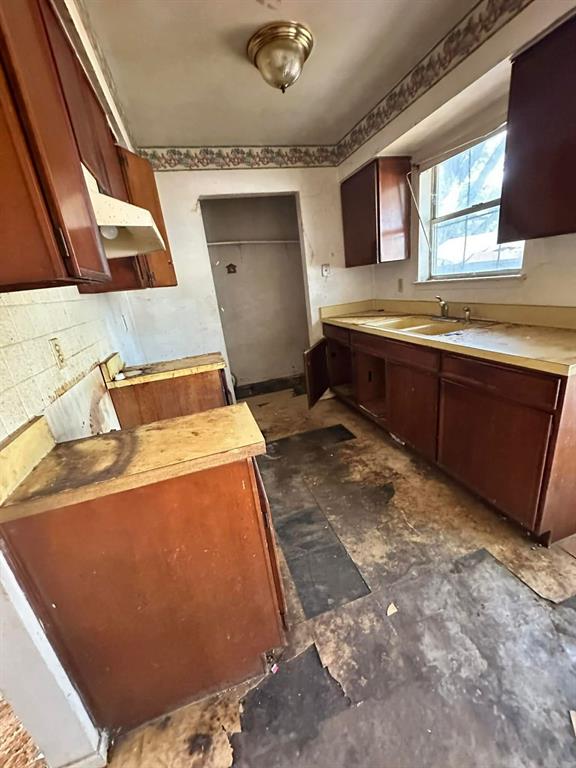 9920 Gulf Palms Drive