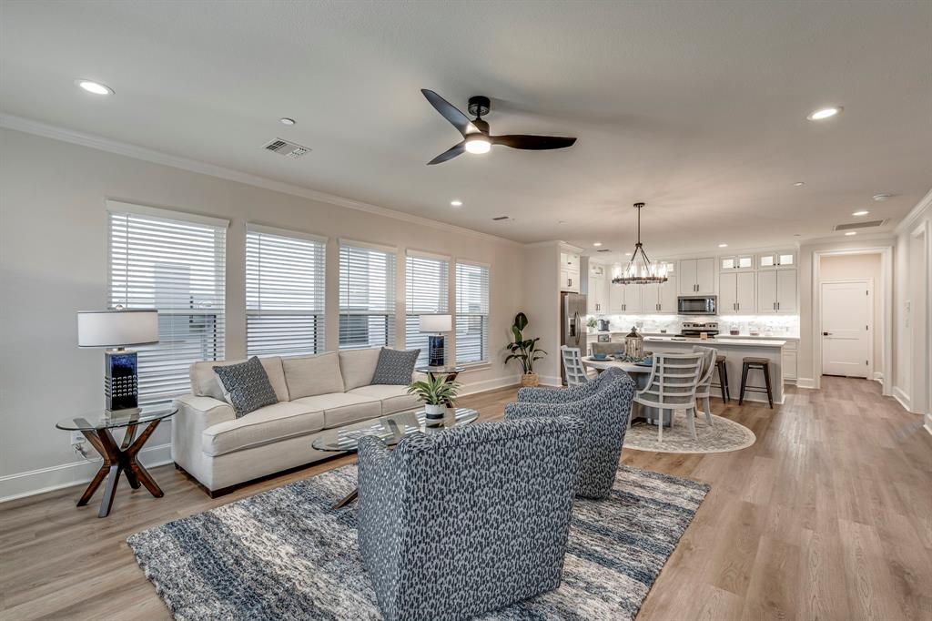 320 Woodside Trail