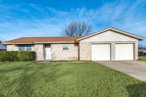 900 SKELLY ST, CROWLEY, TX 76036 - Image cb5a1332c93a3b5e5d0ebc0cbada0d76/3875732944