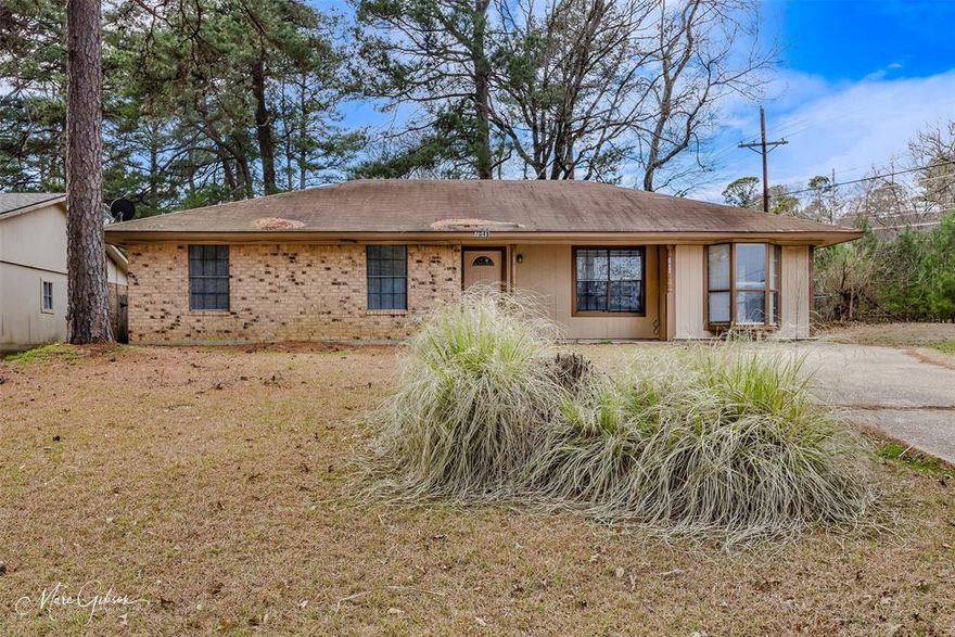 Discover the charm of 7846 Womack, a delightful residence near the quaint town of Blanchard in Shreveport, LA 71107. This inviting home boasts 4 bedrooms and 1.5 baths, providing ample space for comfortable living. The heart of the home is the large kitchen, where culinary creativity meets practicality. Whip up delicious meals in a space that's both functional and welcoming. Step outside to the fenced yard, a perfect haven for outdoor activities. Relax on the covered back porch, where you can unwind and enjoy the tranquility of your surroundings. With 7846 Womack, you'll find a perfect balance of coziness and convenience, making it a wonderful place to call home in the peaceful outskirts of Shreveport.