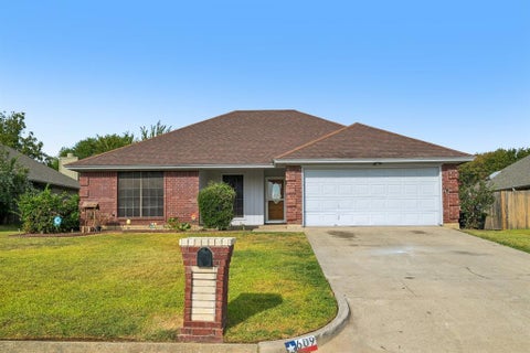 Photo of 609 Ruth Drive, Kennedale, TX 76060 (MLS # 21394462)