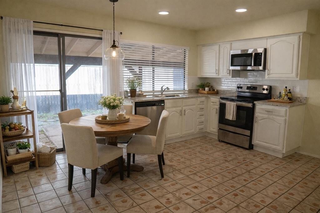 BRAIRWOOD ESTS - Residential