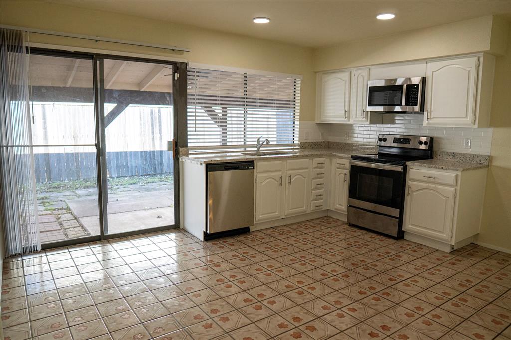 BRAIRWOOD ESTS - Residential