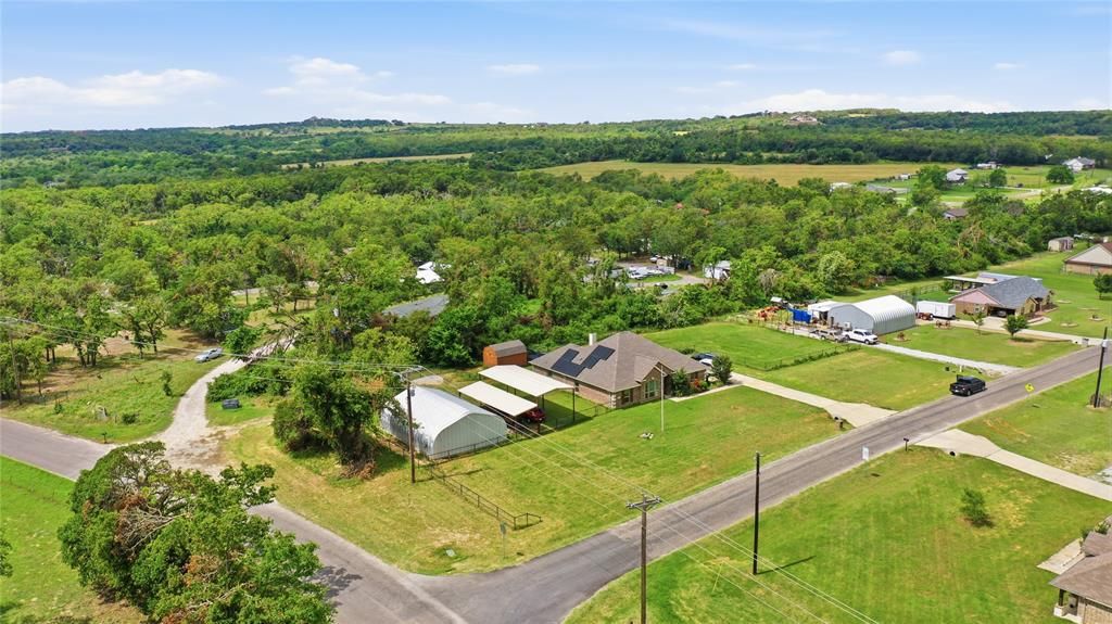Photo of 101 Hampton Lane, Springtown, TX 76082 (MLS # 21287353)