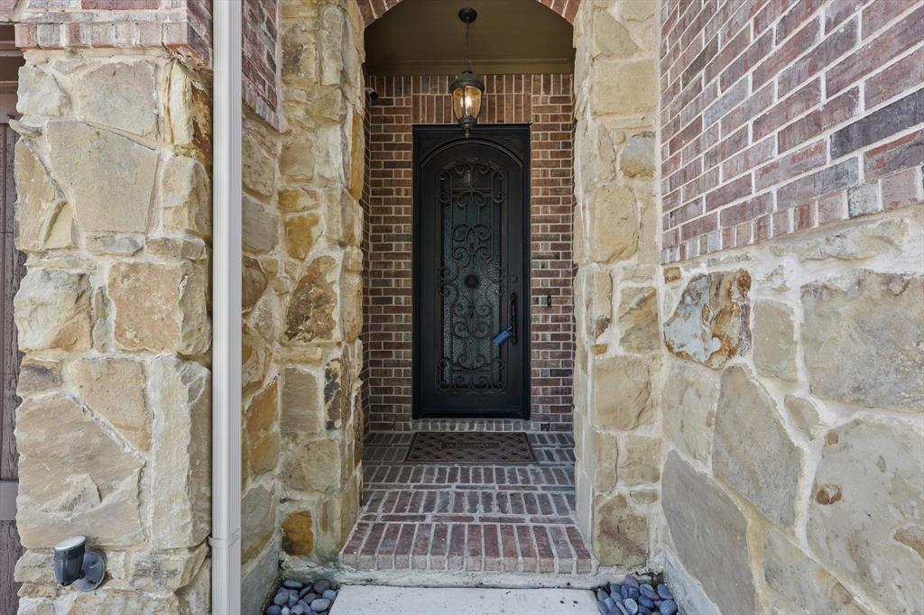 2409 Surrey Court