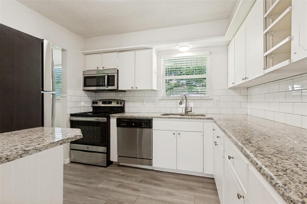 1130 Larkspur Drive