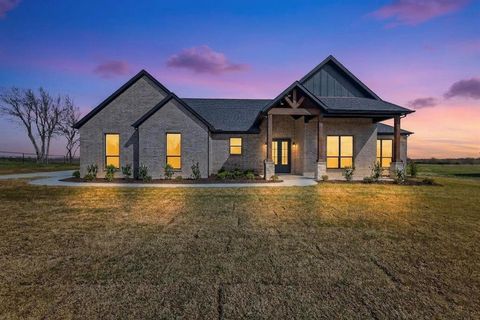 Photo of 4961 County Road 1098, Celeste, TX 75423 (MLS # 21214860)