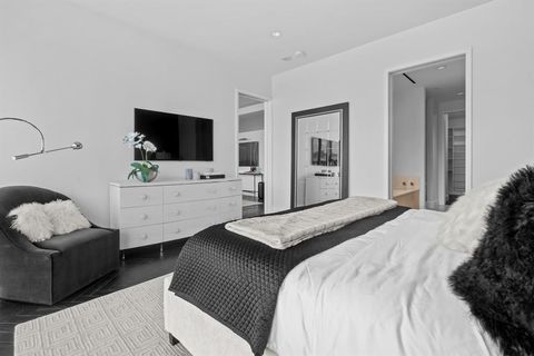 Tiny photo for 2408 Victory Park Lane #736, Dallas, TX 75219 (MLS # 21026125)