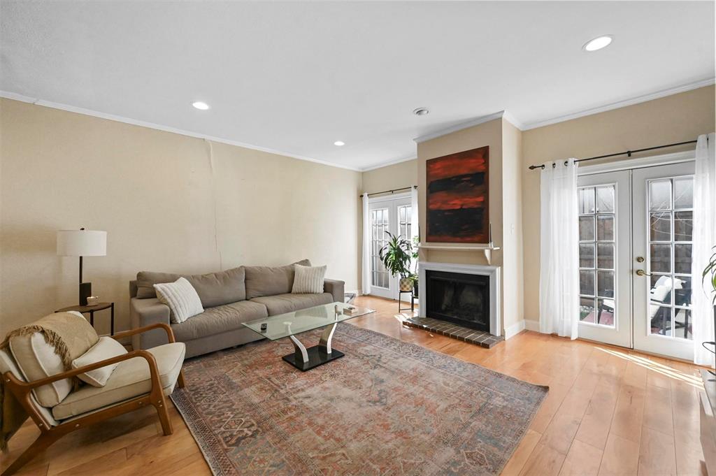 2727 Shelby Condominium - Residential Lease