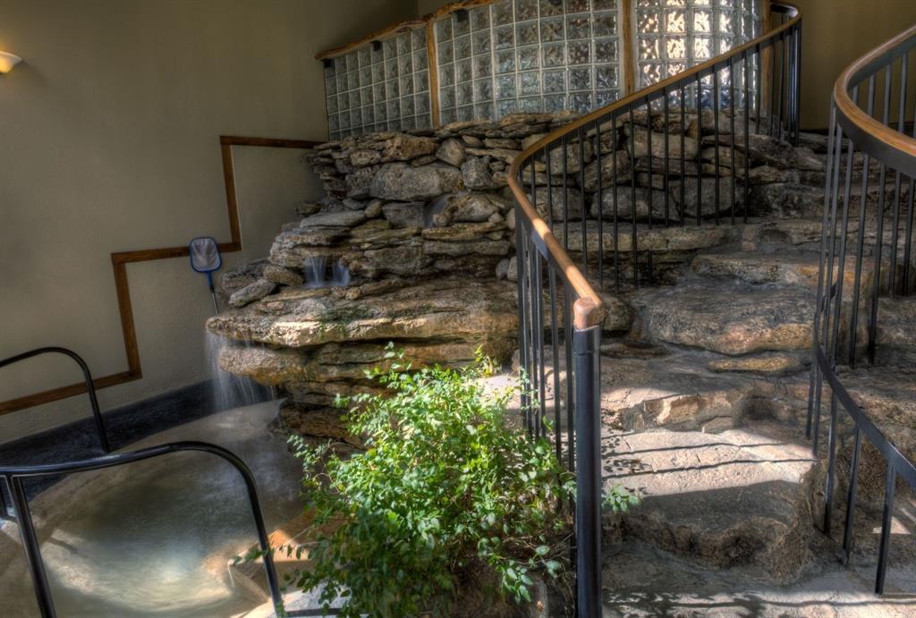 na - Commercial Sale