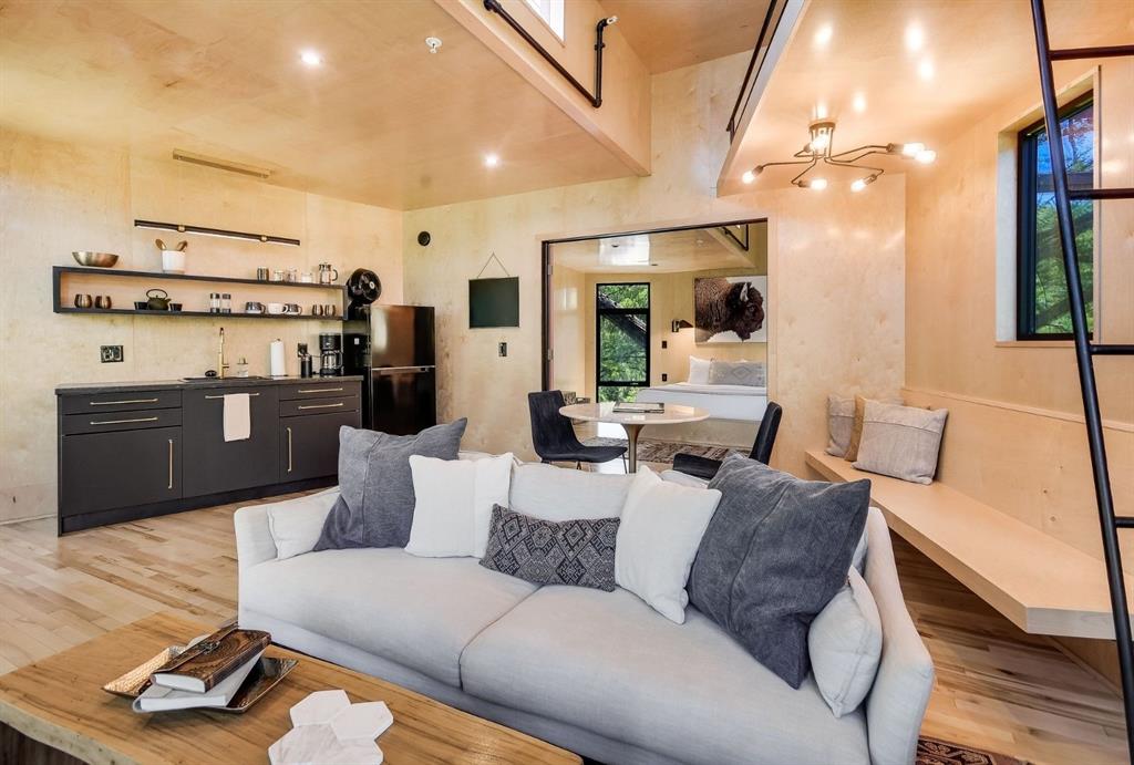 na - Commercial Sale