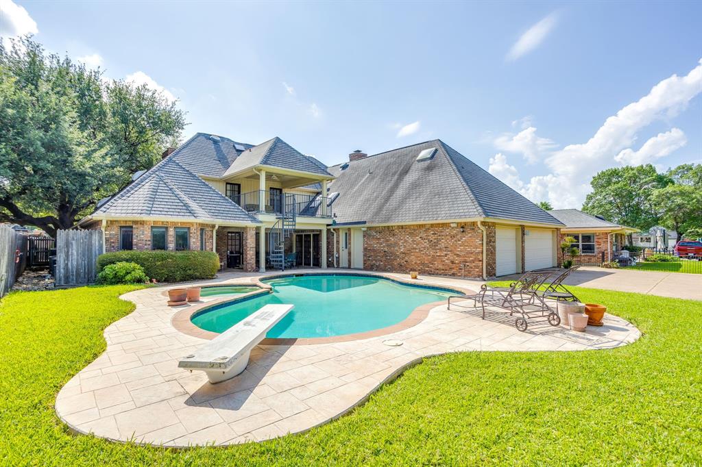2006 Lake Country Drive