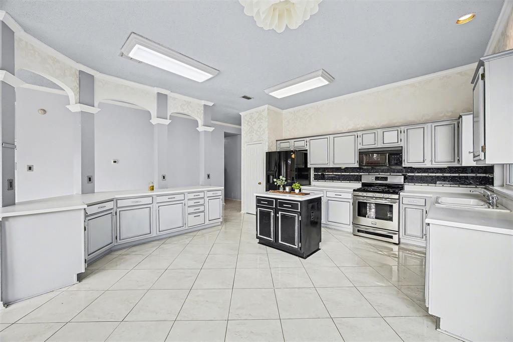 1132 Devonshire Drive