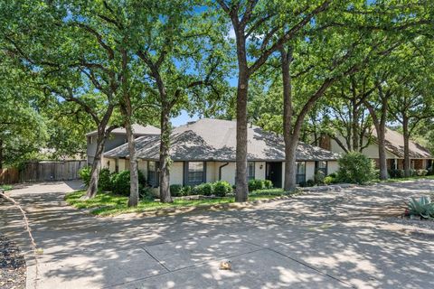 2201 Adams Drive Arlington TX 76011