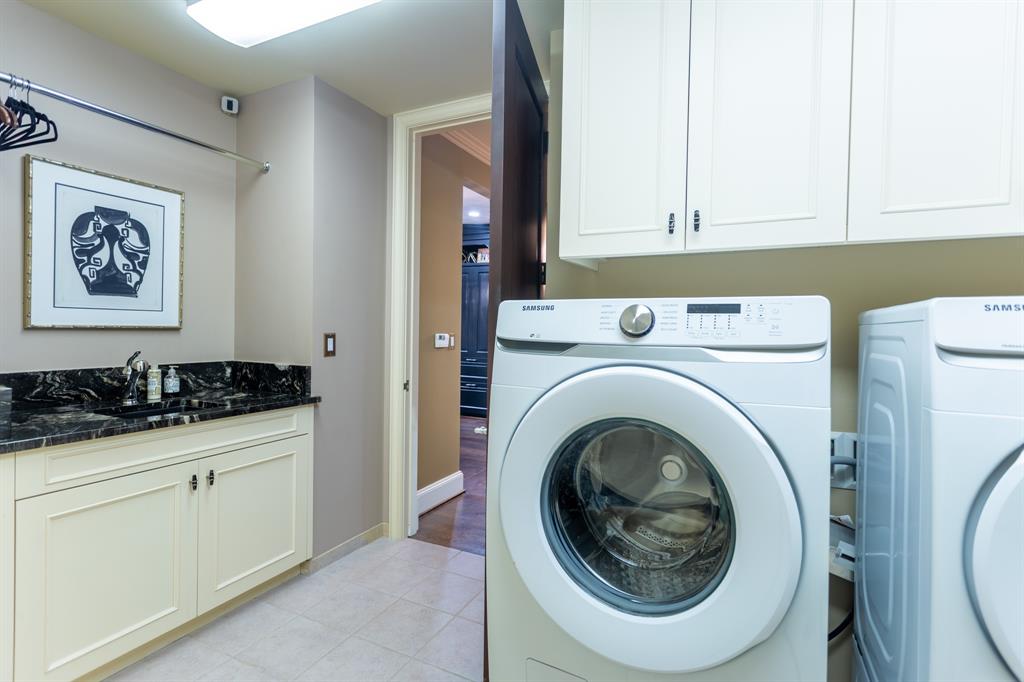 Ritz-Carlton Tower & Regency Row Residence Condo - Residential