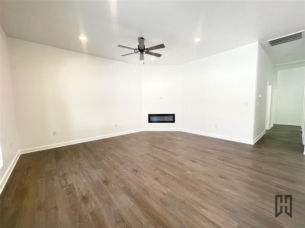 Photo of 400 Summit, Minden, LA 71055 (MLS # 21163846)