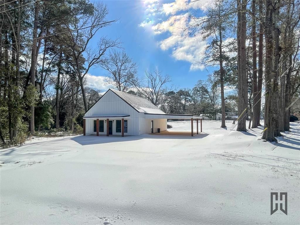 Photo of 400 Summit, Minden, LA 71055 (MLS # 21163846)