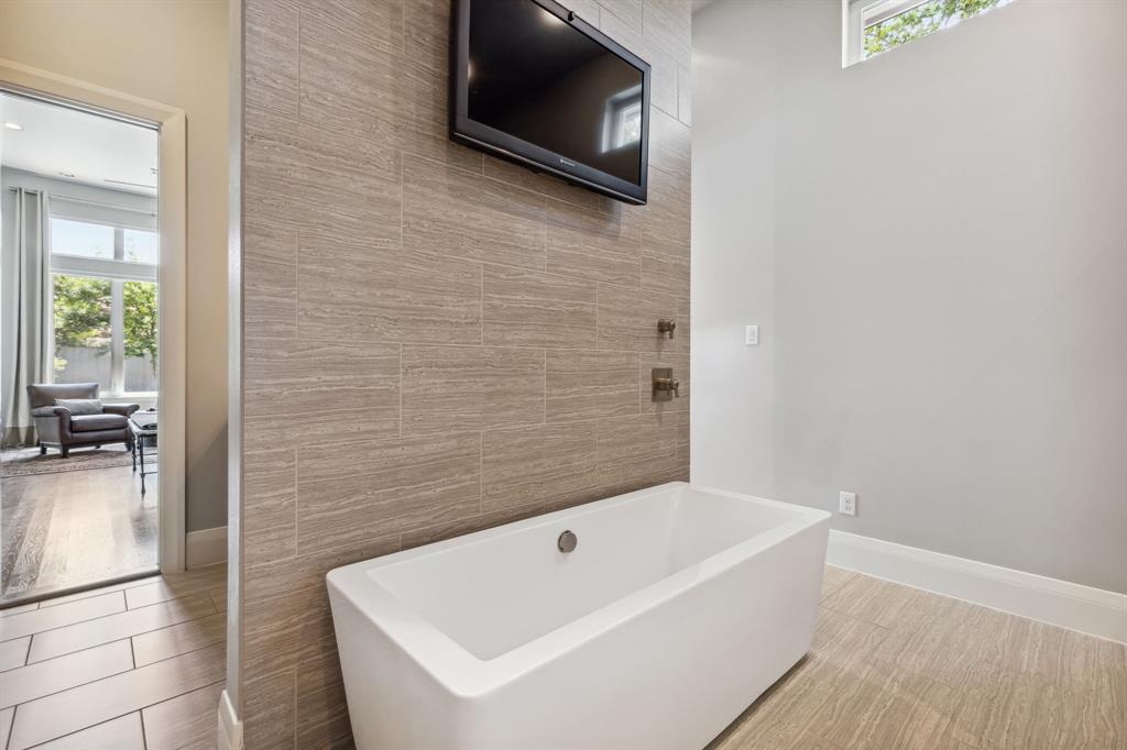 Briarwood 02 Instl - Residential