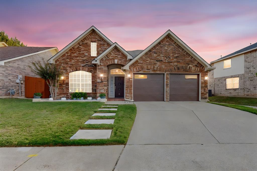 3929 Creek Hollow Way