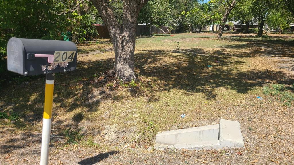 204 W College Street