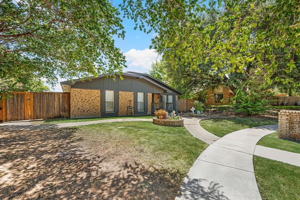 1706 Delaford Circle