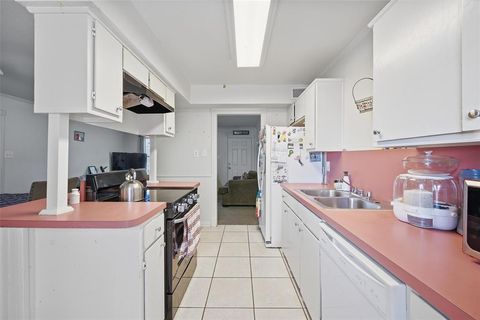 Tiny photo for 821 Jennifer Court, Sanger, TX 76266 (MLS # 21200980)