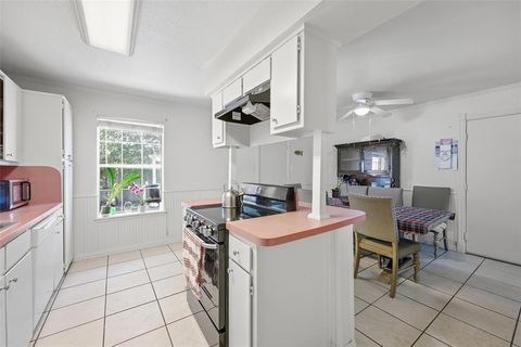 Tiny photo for 821 Jennifer Court, Sanger, TX 76266 (MLS # 21200980)