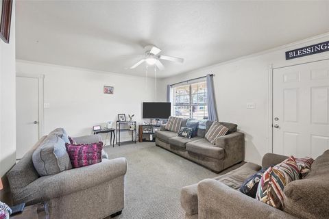 Tiny photo for 821 Jennifer Court, Sanger, TX 76266 (MLS # 21200980)