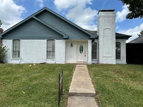 Photo of 2825 Stoneridge Drive, Garland, TX 75044 (MLS # 21167590)