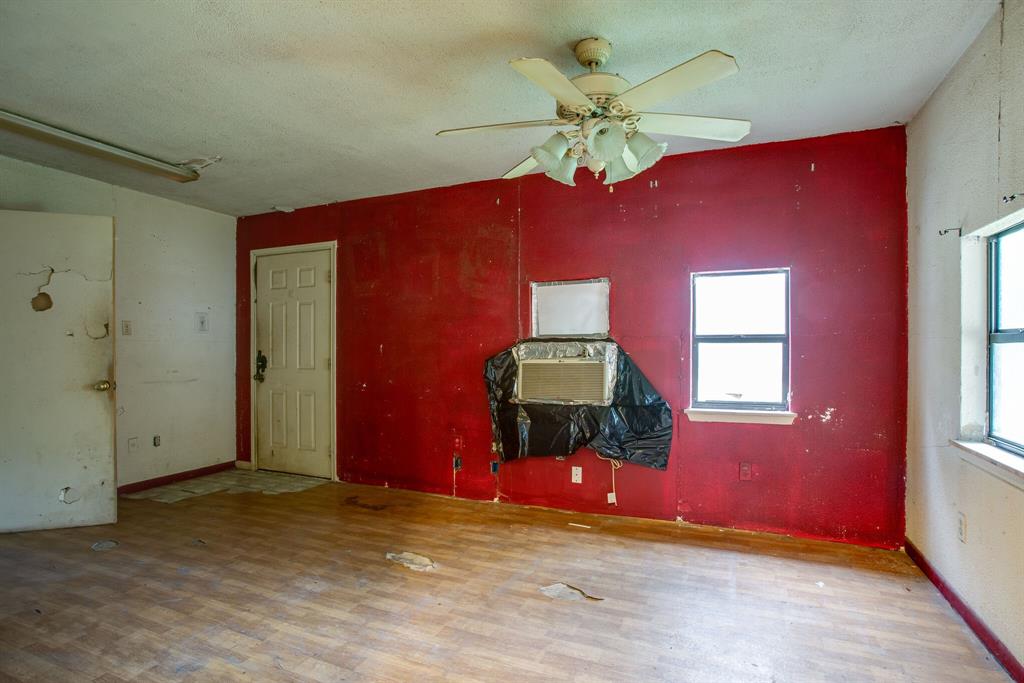 Whispering Oaks Mh Village - Residential