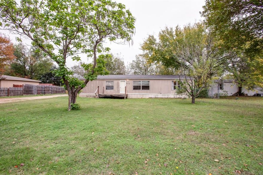 5 bedrooms and 3 bathrooms on a .49-acre lot, no HOA, and at an unbeatable price! Recently vacated by long-term occupants, this property eagerly awaits a new owner's personal touch. The extensive backyard comes complete with 2 sheds and is fully fenced. Don't miss this fantastic opportunity for a DIY enthusiast or savvy investor. Cash or hard money offers only. Please follow the provided instructions on transaction desk for your offer to be considered.