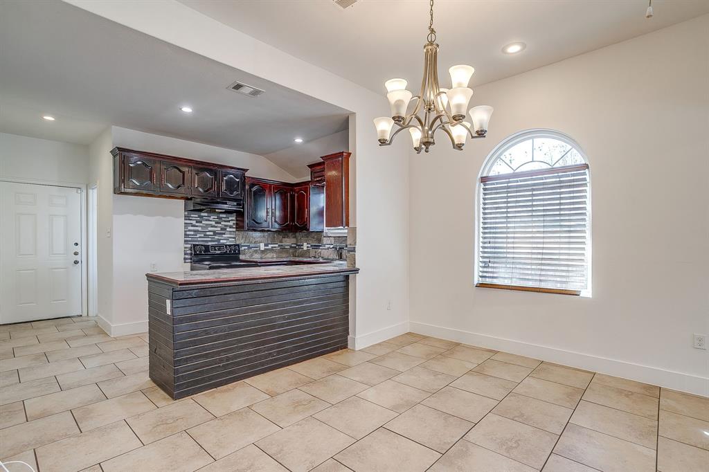2316 Roosevelt Avenue