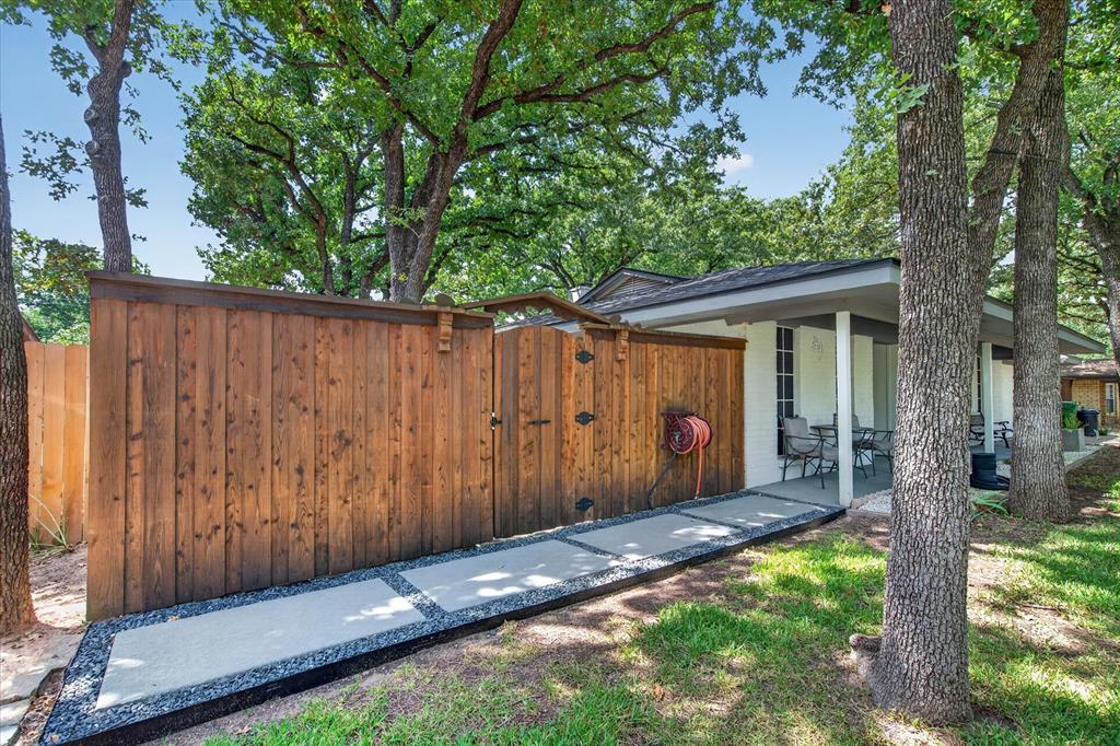 1317 W Redbud Drive