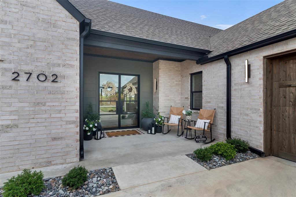 2702 Stonecrest Drive