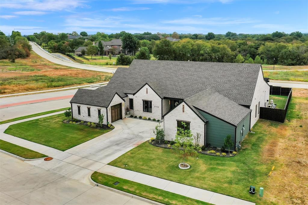 2702 Stonecrest Drive