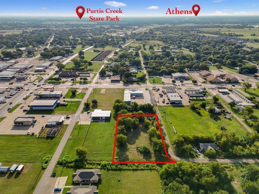Great location in downtown Mabank. Good find 2 lots in a row close to downtown Mabank. Great for Retail or Multi Family.