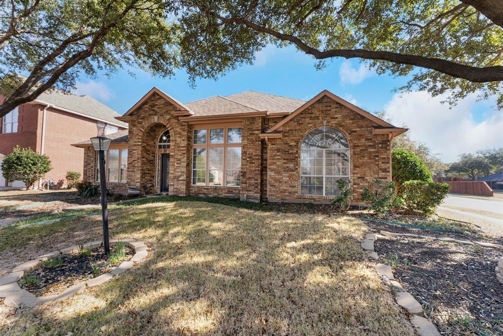5512 CHARLESTON Drive